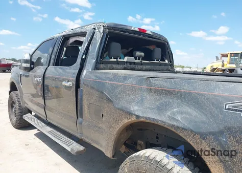 2019 Ford F-250 Xlt z USA, uszkodzony, nr VIN 1FT7W2B66KED82616